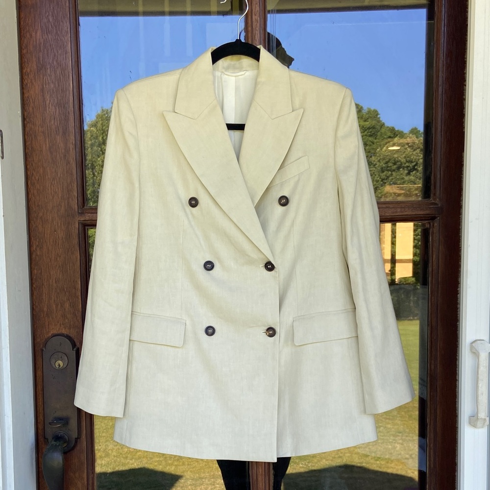 Brunello Cucinelli Double Breasted Linen Blazer. Cream. NWT. Size 6